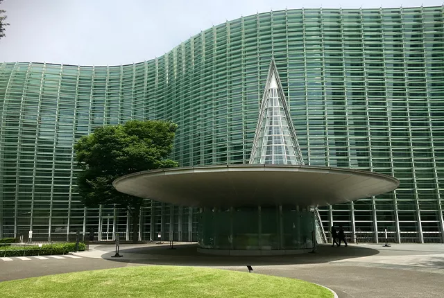 国立新美術館
